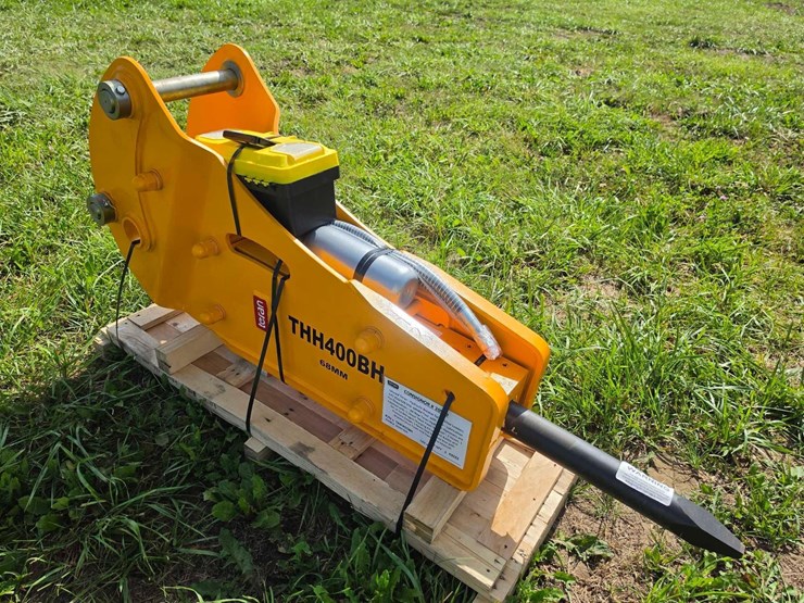 caterpillar-416-image-1