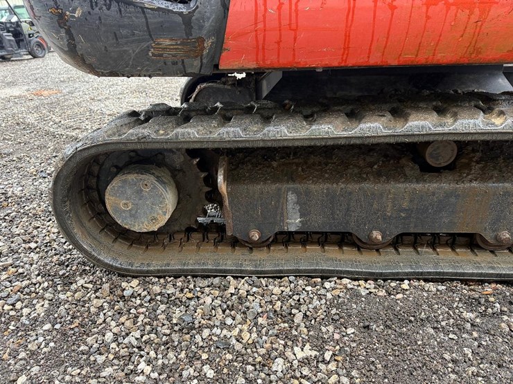 2019-kubota-kx040-image-12