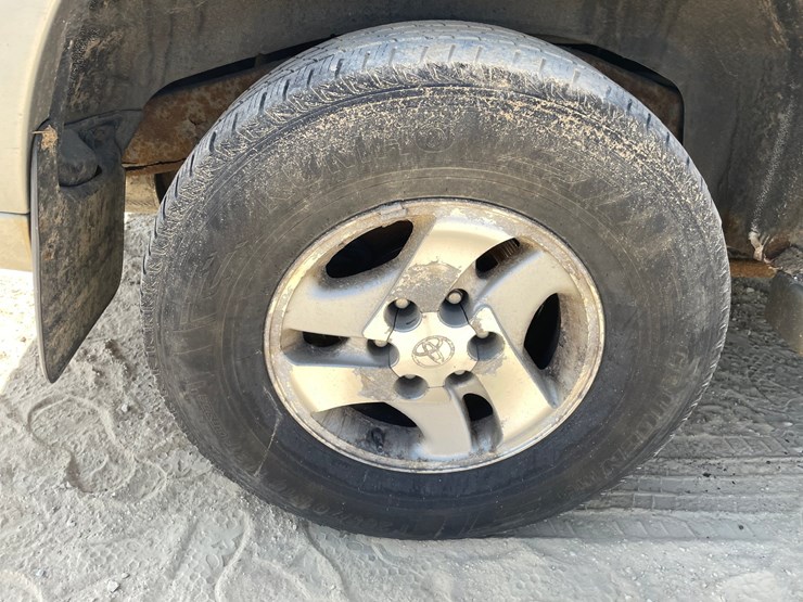 2003-toyota-sequoia-image-139