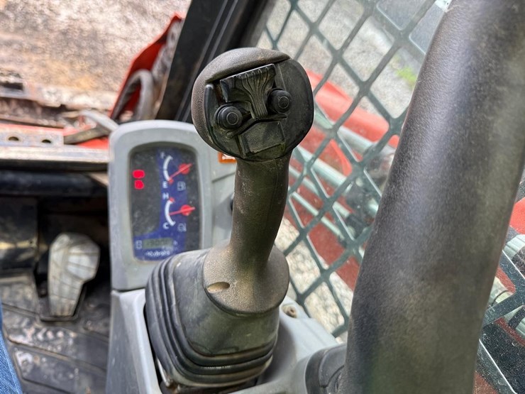 2021-kubota-svl65-2-image-21