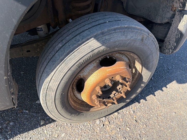 2016-ford-f550-image-17