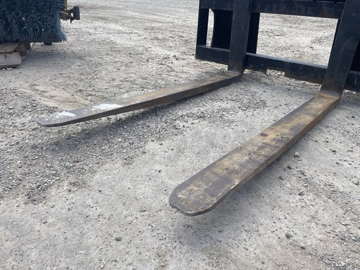 #4878-•-universal-mount-pallet-forks-image-8