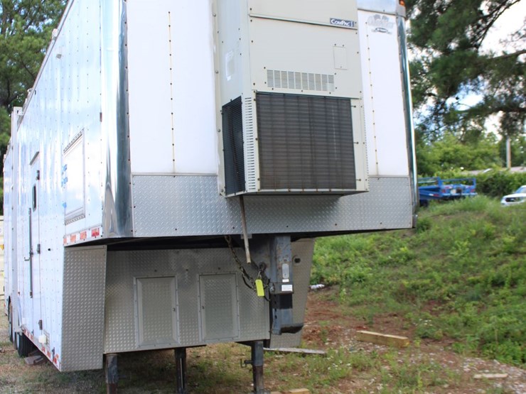 2009-34'eclosed-cargomate-gooseneck-trailer-by-forest-river-trailers-image-3