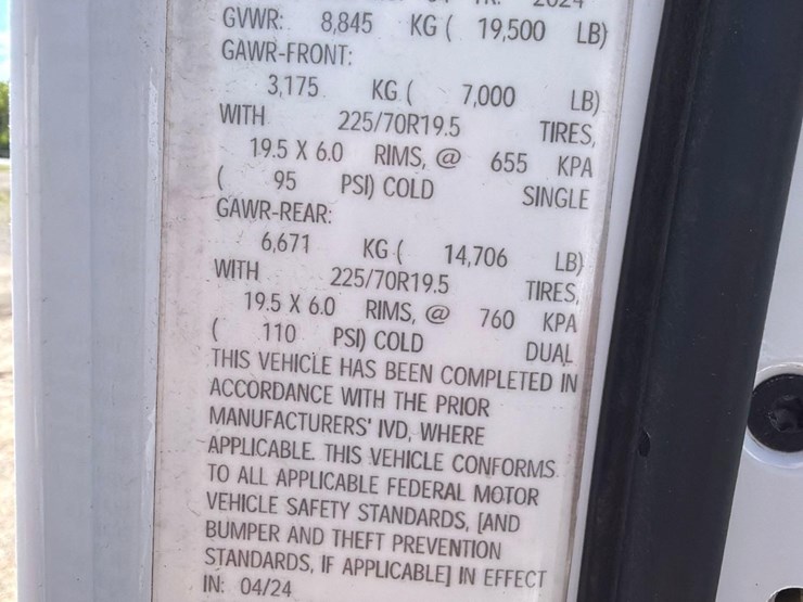 2024-ford-f550-image-25