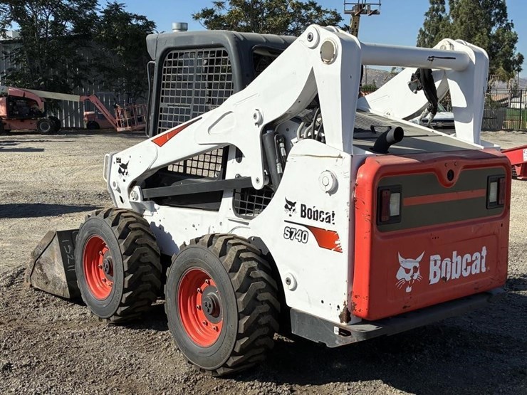 2021-bobcat-s740-image-4