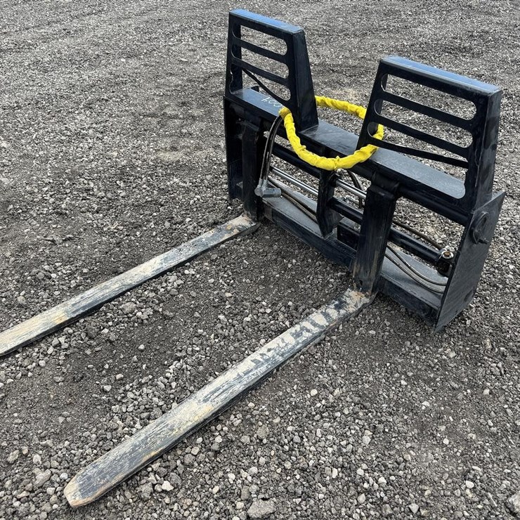 Wildcat 48" Hydraulic Skid Steer Forks With Walk Through Design* See Details