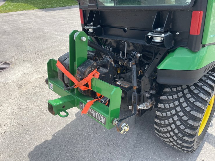 2024-john-deere-1025r-image-15