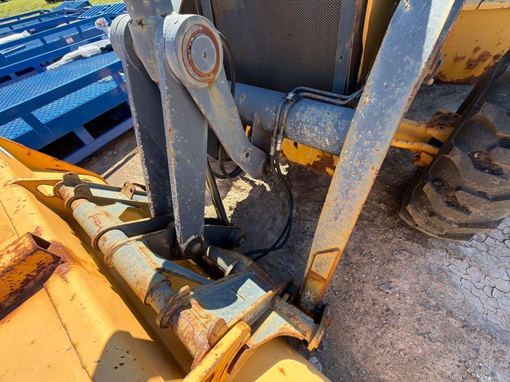 john-deere-310-image-15
