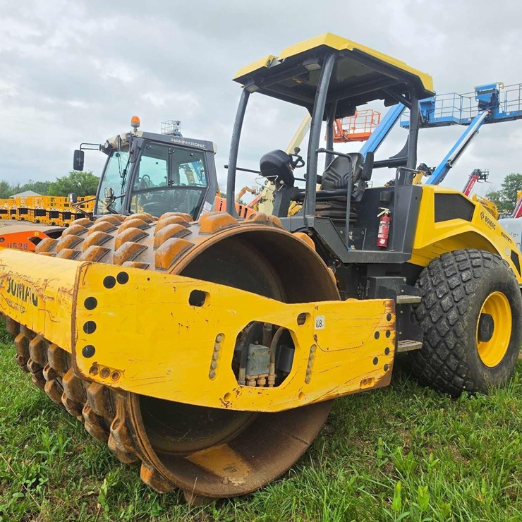 2018 BOMAG BW211D-5