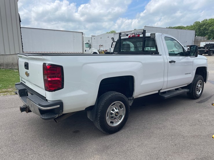 2017-chevrolet-2500-image-4