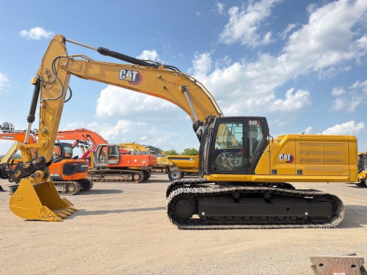 2023-caterpillar-340-image-1