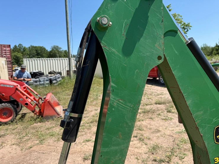 john-deere-3032e-image-38
