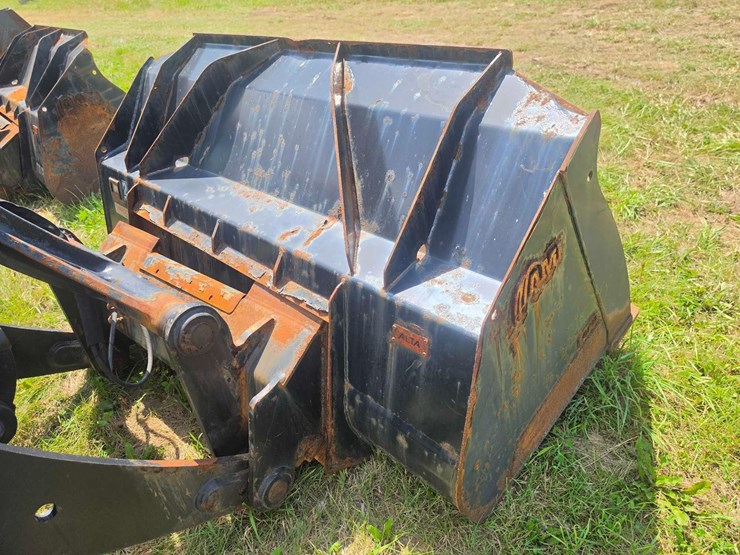 2021-jcb-409-image-11