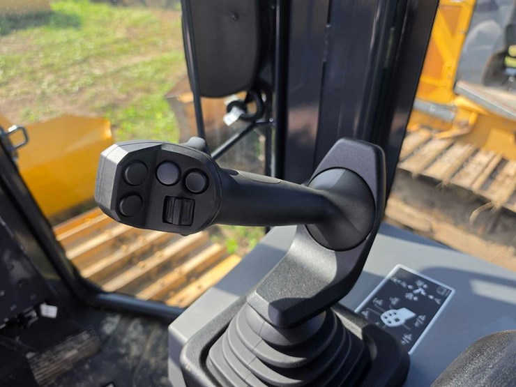 2026-deere-450-lgp-image-24
