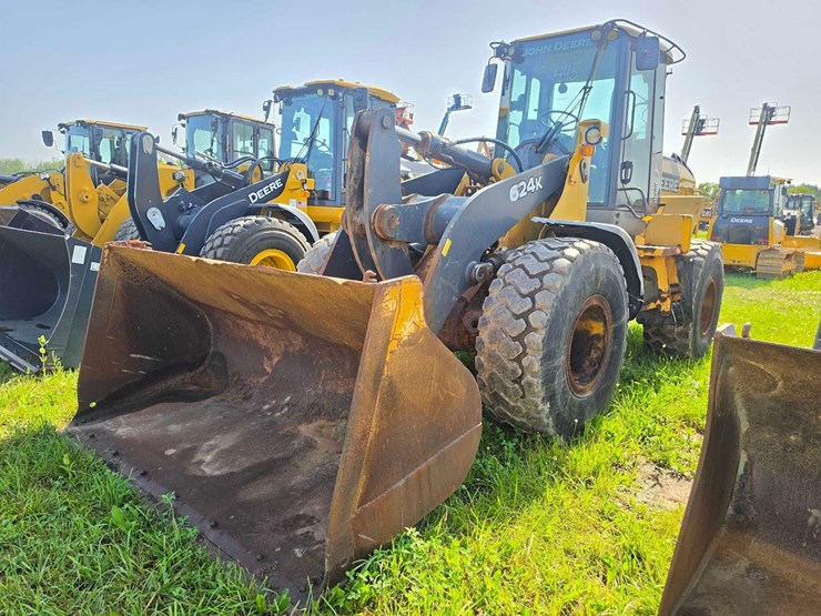 deere-624k-image-1