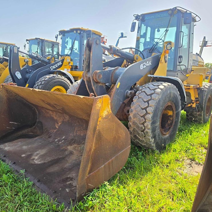 DEERE 624K