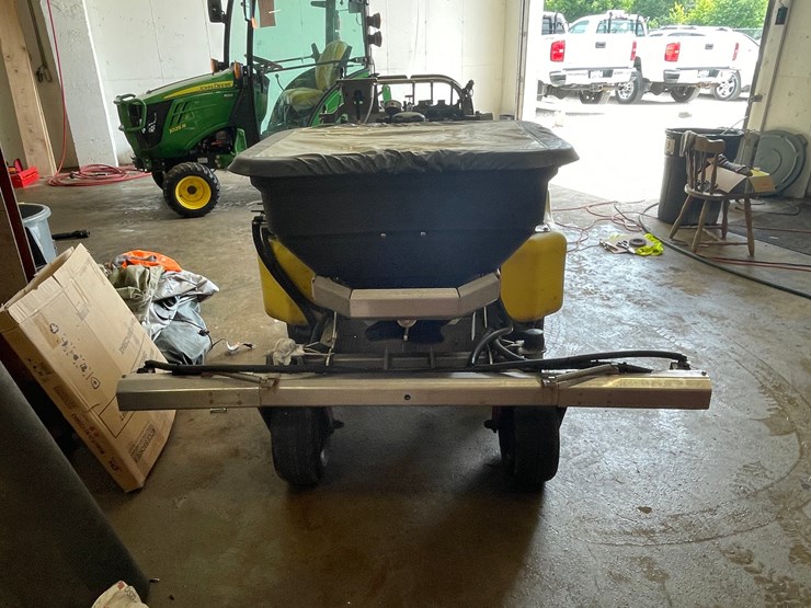 #4857-•-2018-z-spray-fertilizer-spreader-image-2
