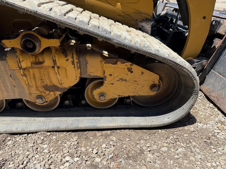 2019-caterpillar-239d3-image-14