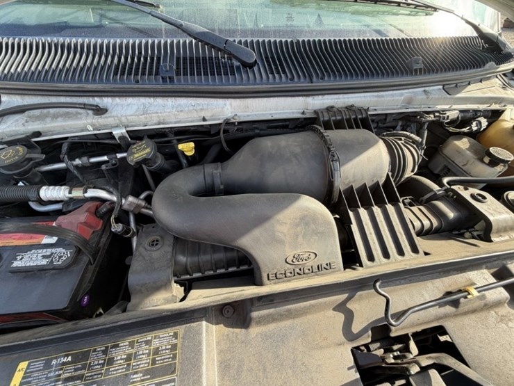 2013-ford-e350-image-12