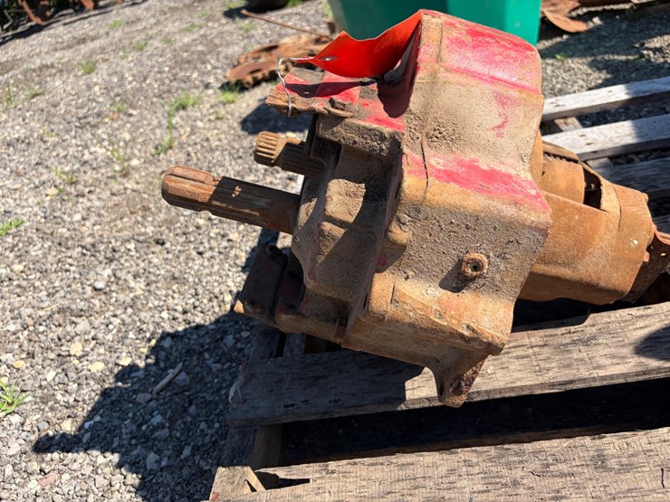 #8354-•-international-dual-pto-and-cylinder-head-image-3