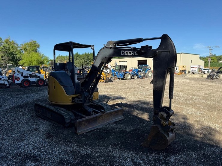 2015-deere-35g-image-6