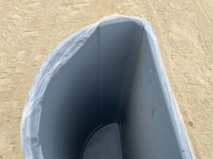 #3410-•-(3)-flush-wall-rubbermaid-recycling-bins-image-6