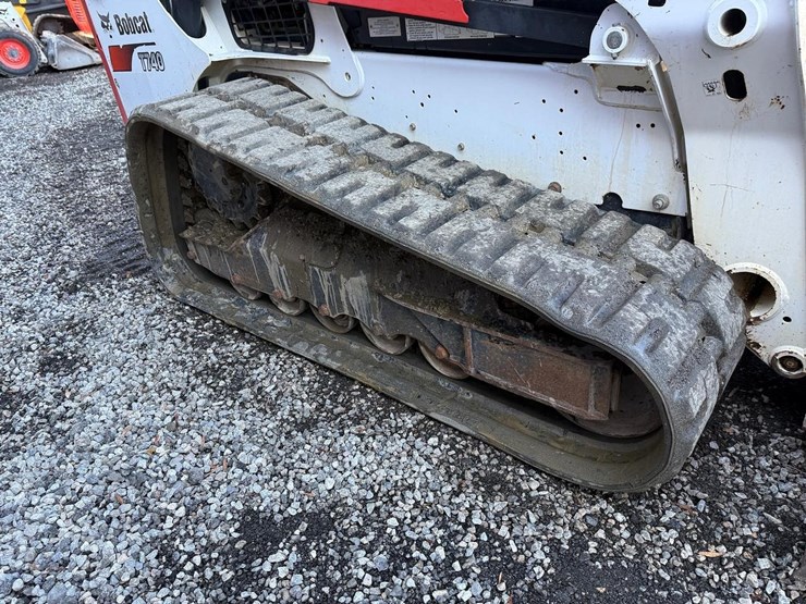 2019-bobcat-t740-image-12