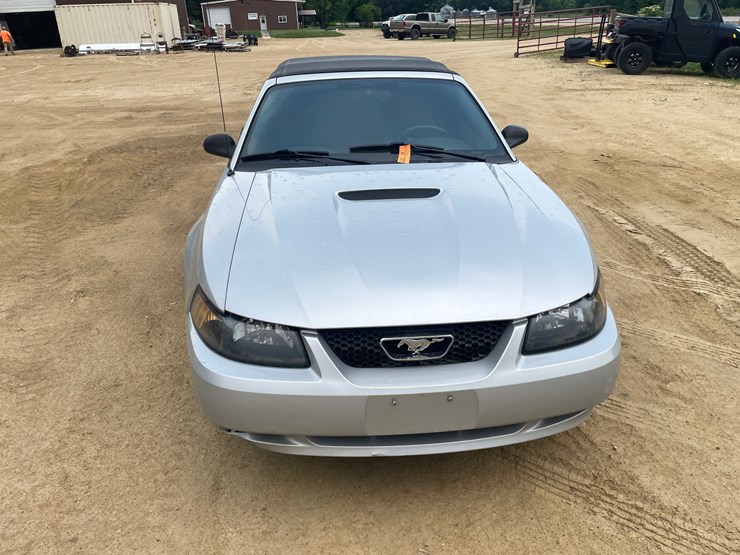 #202-•-2002-ford-mustang-convertible-(has-in-title)-image-2