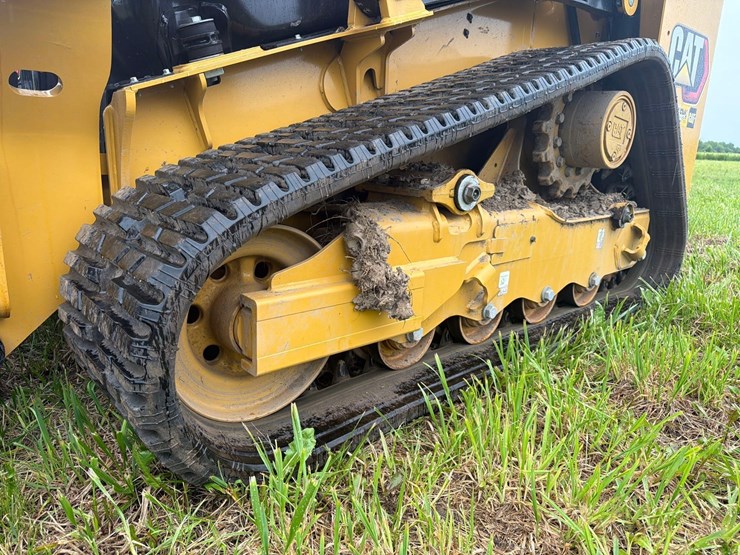 2026-caterpillar-255-image-8