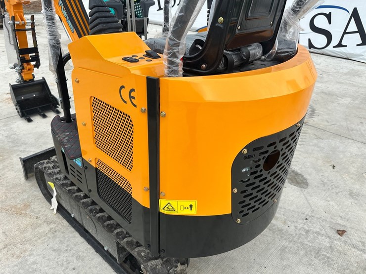 #5091-•-unused-future-ft15-mini-excavator-image-14