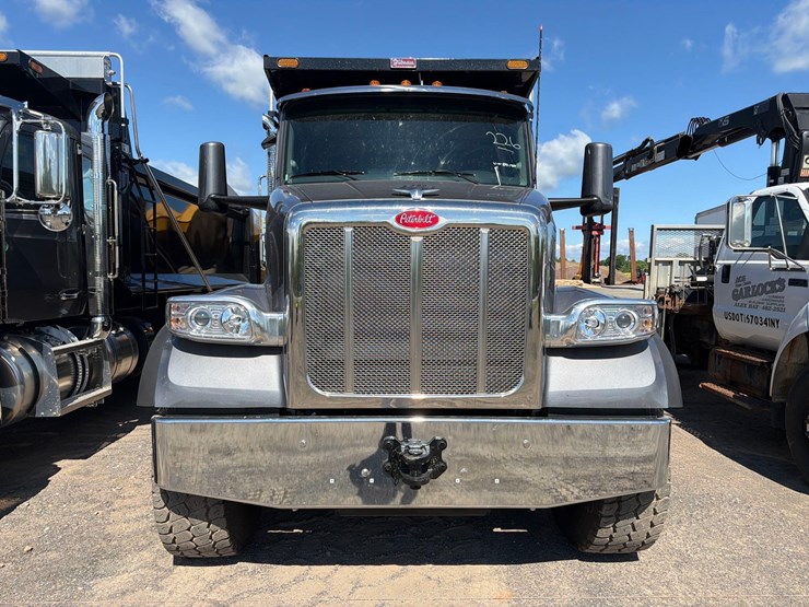 2026-peterbilt-567-image-17