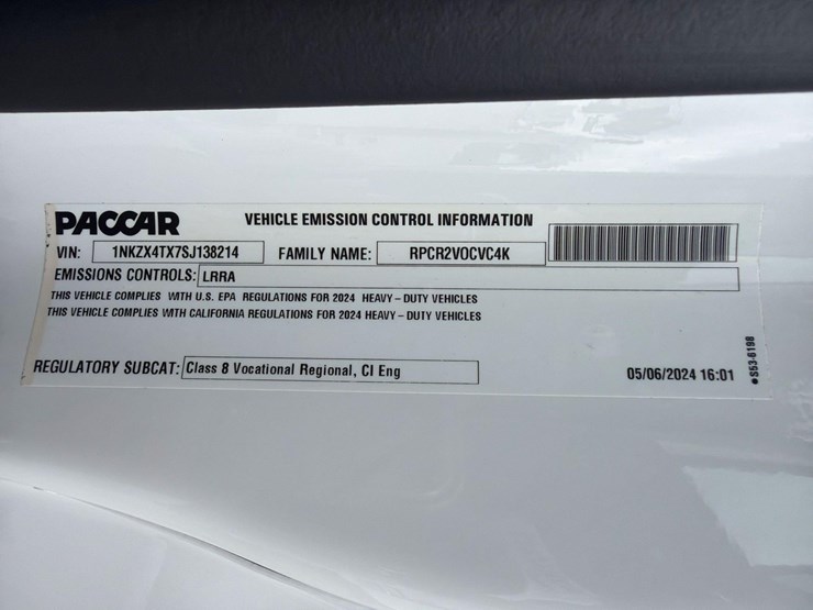 2025-kenworth-t880-image-29