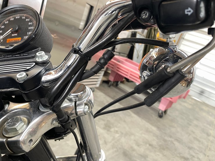 #300-•-2000-harley-davidson-883-sportster-(has-wi-title)-image-31