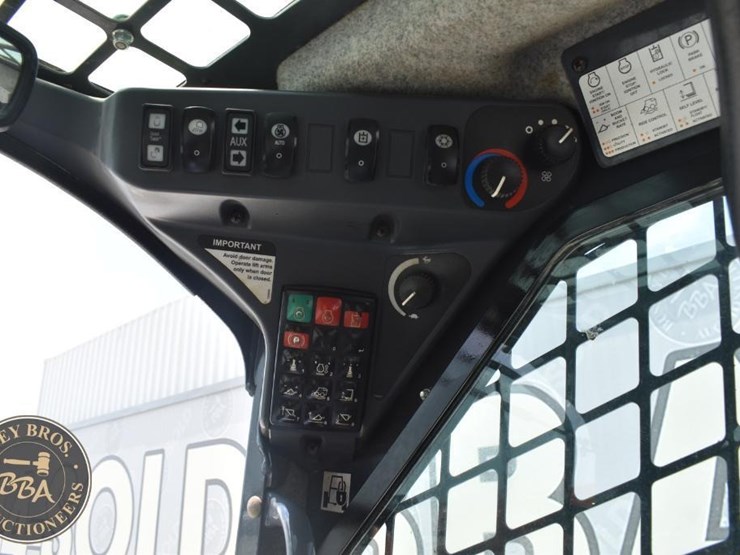2017-deere-333g-image-44