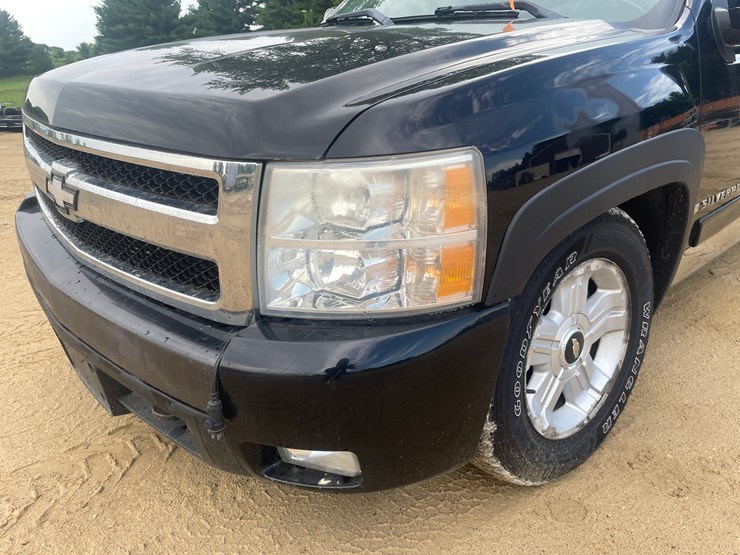 2008-chevrolet-k1500-image-15