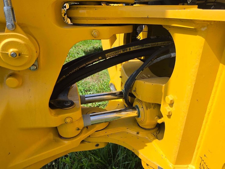 2021-deere-710l-image-9