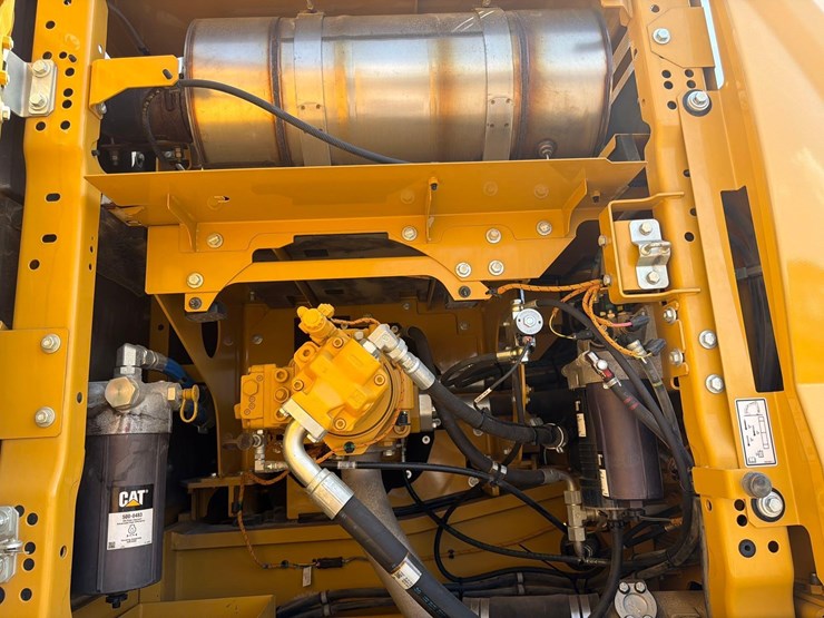 2023-caterpillar-340-image-14
