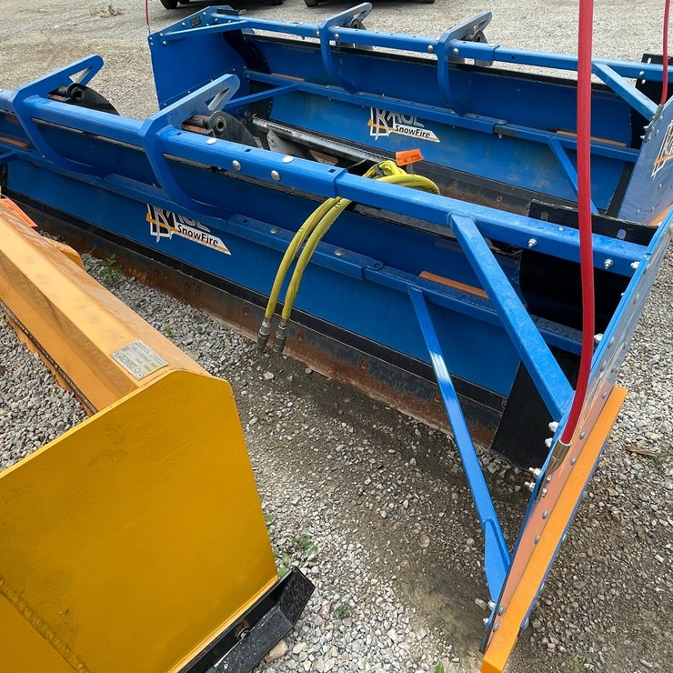 #4874 • 2025 Kage SnowFire 12' Universal Mount Snow Pusher
