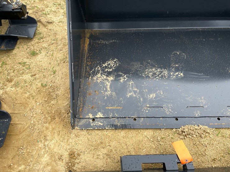 #2029-•-new-wolverine-skid-steer-72"-bucket-image-10