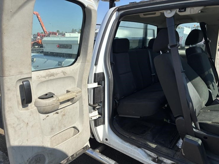 2012-gmc-sierra-2500-image-18