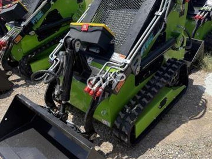 #50-•-mini-skid-steer-loader---ft36c---gas-image-1