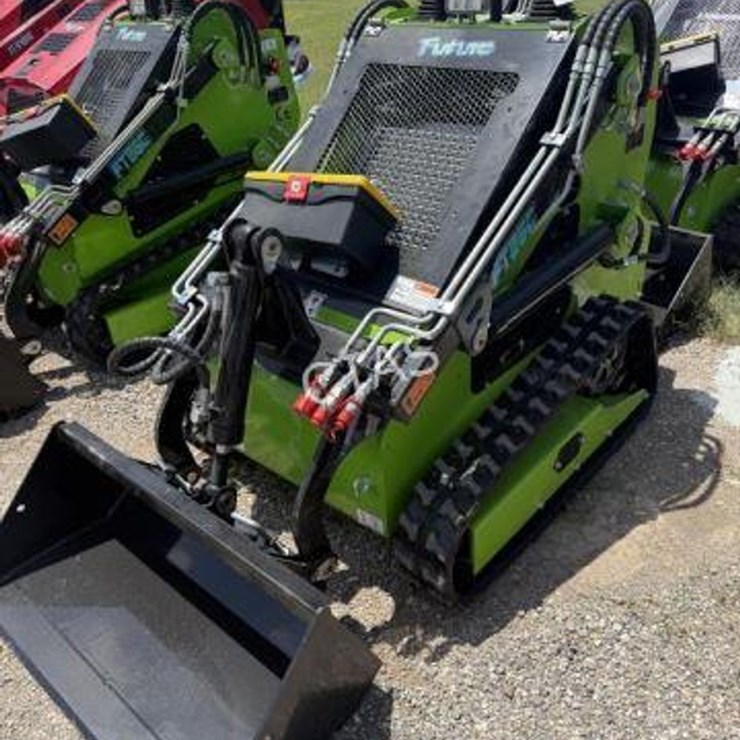 #50 • Mini Skid Steer Loader - FT36C - Gas