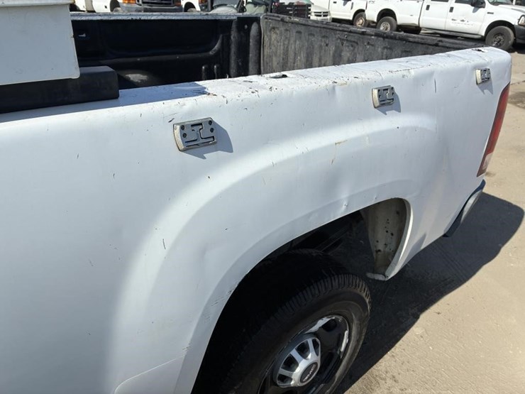 2012-gmc-sierra-2500-image-5