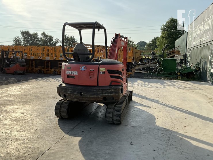 2015-kubota-kx040-4-image-4