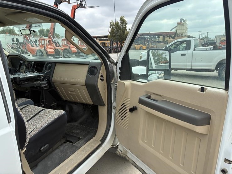 2010-ford-f350-image-11