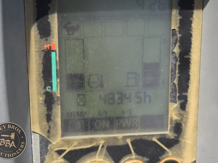 2020-deere-35g-image-46