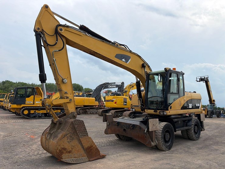 caterpillar-m318d-image-3