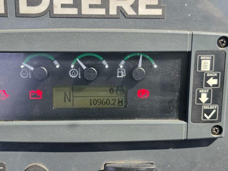 2021-deere-710l-image-24