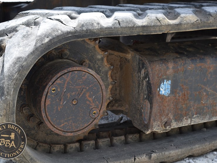 2020-deere-35g-image-34