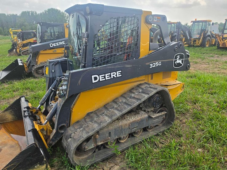 2022-deere-325g-image-2
